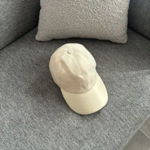Hermès Casquette Blanche