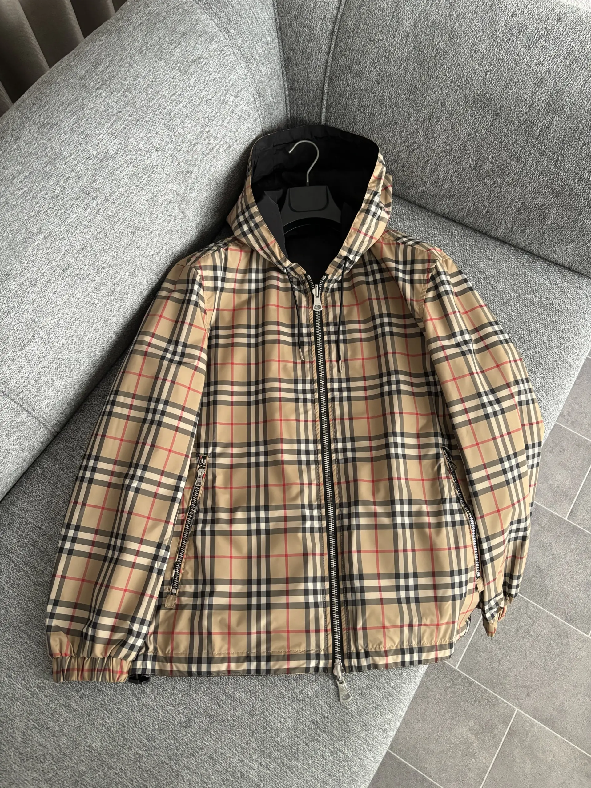 Burberry Veste à capuche réversible à carreaux